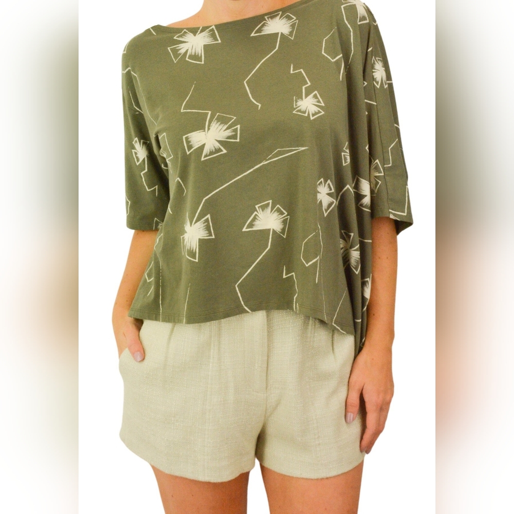 NWT print top